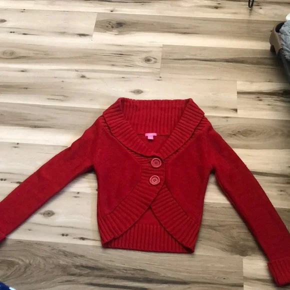 Cardigan sweater. Can be worn over a camisole with leggings. In great condition. - Picture 1 of 2